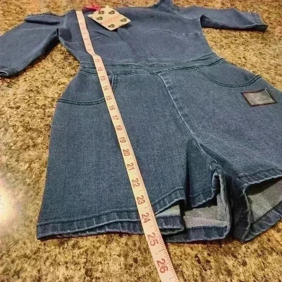 NWT Boohoo Women's Burney Bardot Shoulder Denim Playsuit Romper - Picture 7 of 14